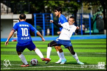 开云体育入口-国内足球联赛格局迷离，选手实力角逐