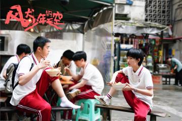 开云体育入口-钢铁防线与孤胆英雄，掘金锁死黄蜂，马克西生死战封神