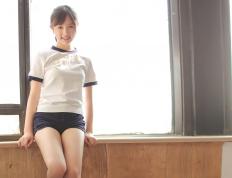 开云体育官网-银色闪电与叹息之墙，当F1引擎轰鸣时，德里赫特面对无解之局