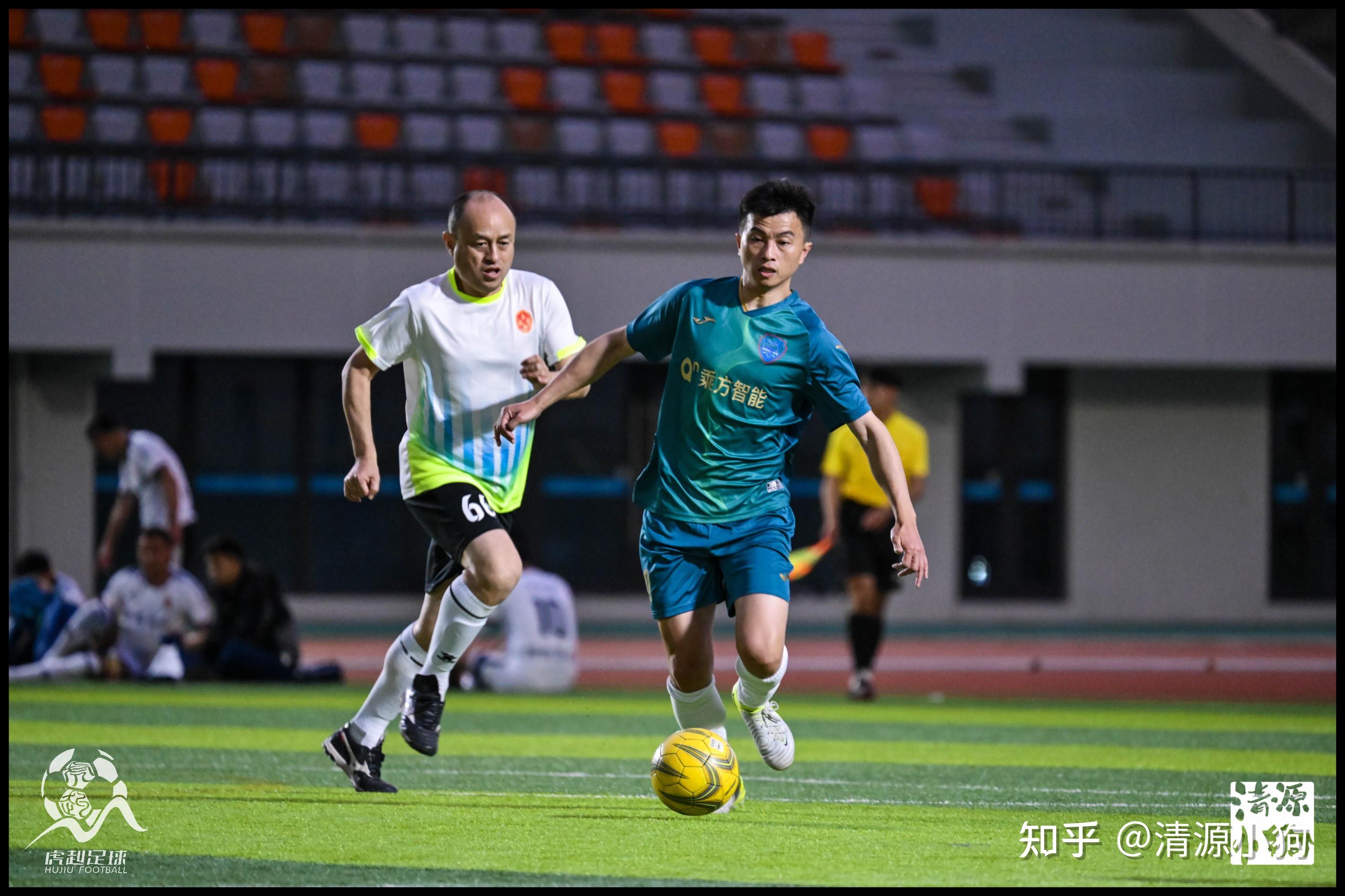 开云体育入口-国内足球联赛格局迷离，选手实力角逐