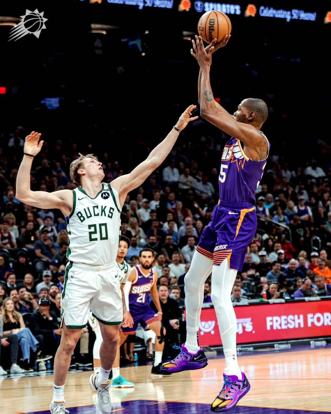 开云下载-NBA球员在比赛时拼尽全力