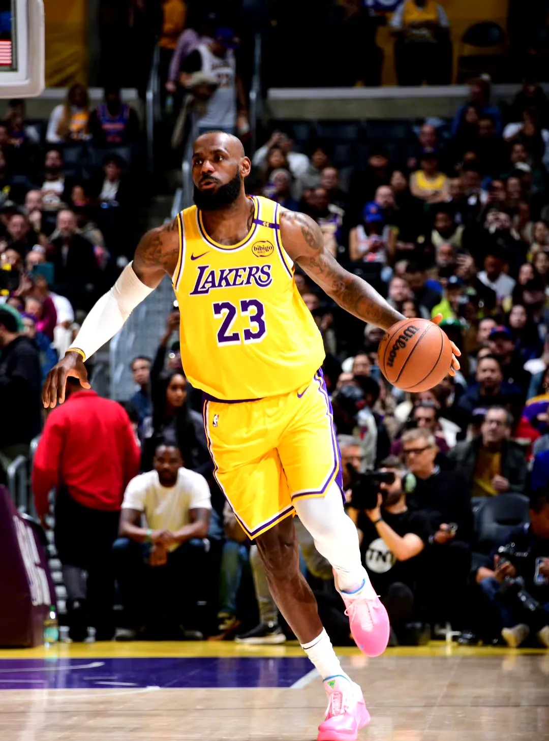 开云体育官方网站-湖人B队碾压凯尔特人，乔治三分雨点燃全场的简单介绍