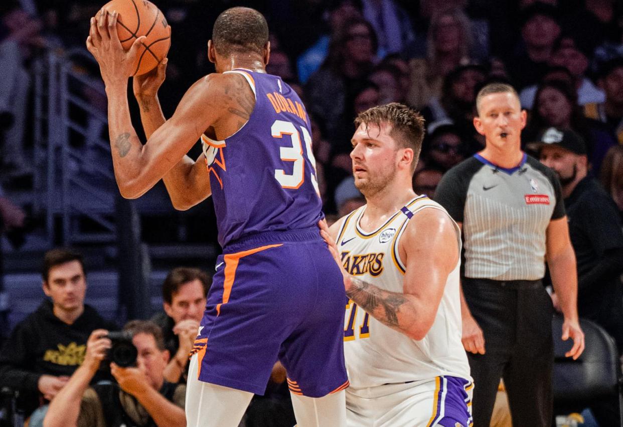 开云体育官方网站-湖人B队碾压凯尔特人，乔治三分雨点燃全场的简单介绍