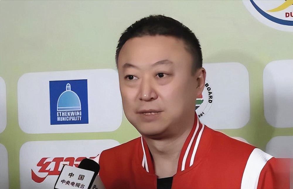 开云体育APP下载-橄榄球队主教练发声，誓言带队登顶的简单介绍