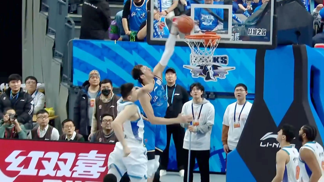 开云体育在线-魔术碾压鹈鹕,周琦点燃赛场