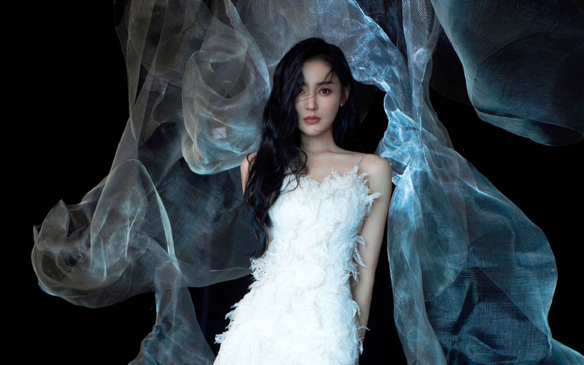 开云体育官网-美职篮传奇与CBA豪门的梦幻对决，杜兰特独舞照亮跨越大洋的篮球之夜