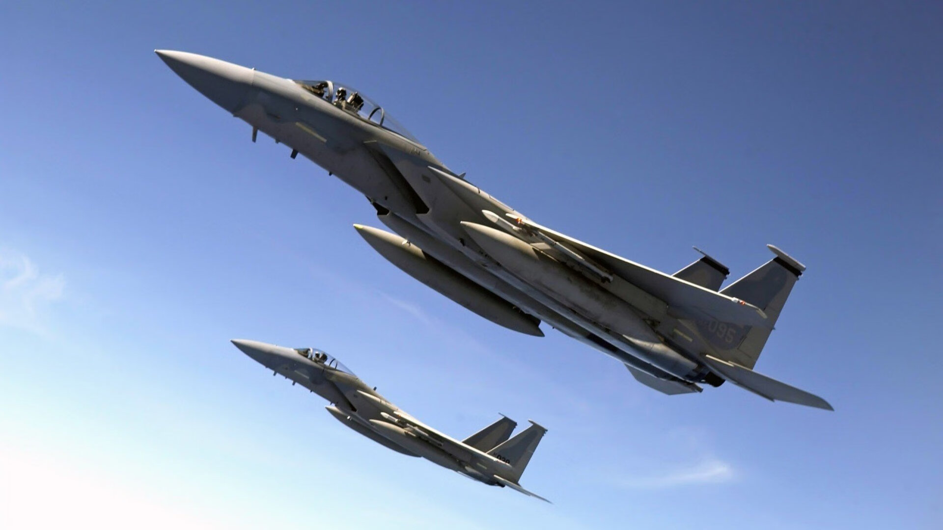 开云体育-足球与篮球的双重奏，国家德比的经典对决与雷霆的冷门胜利