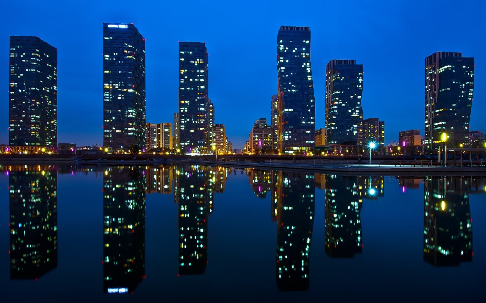 开云体育下载-利物浦横扫瑞士展霸气，奥斯梅恩F1争冠赛接管风云