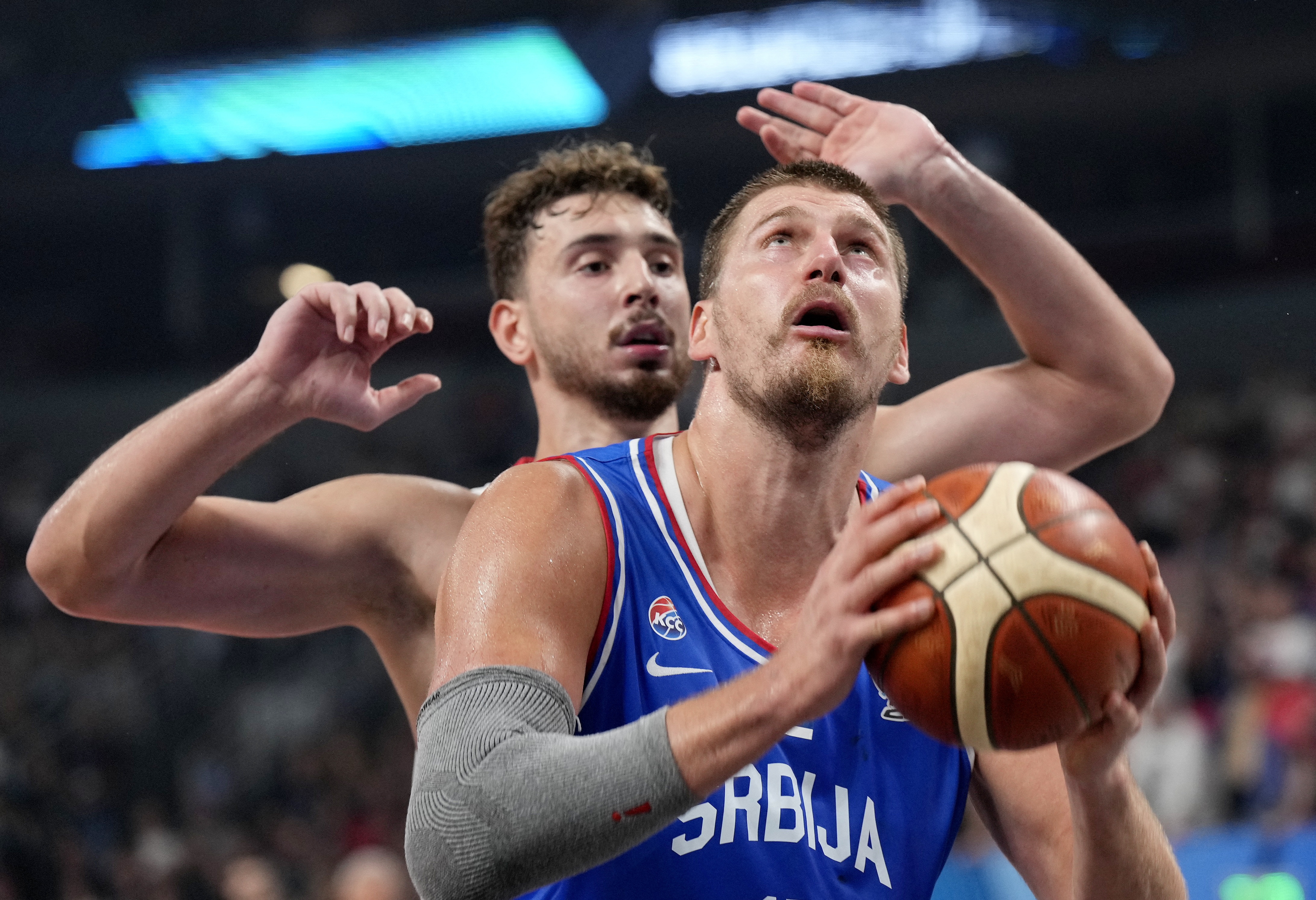 开云体育官方网站-深圳队关键战突围独行侠，约基奇在欧冠淘汰赛接管比赛